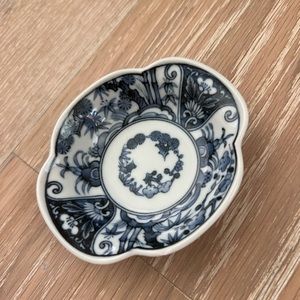 Blue and white jewelry holder